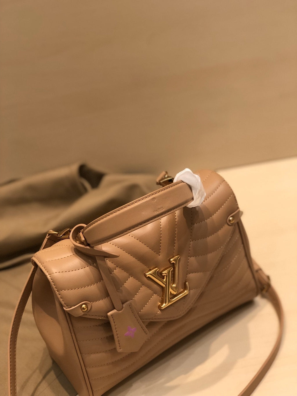 LV NEW WAVE TOP HANDLE 26CM BEIGE CALFSKIN