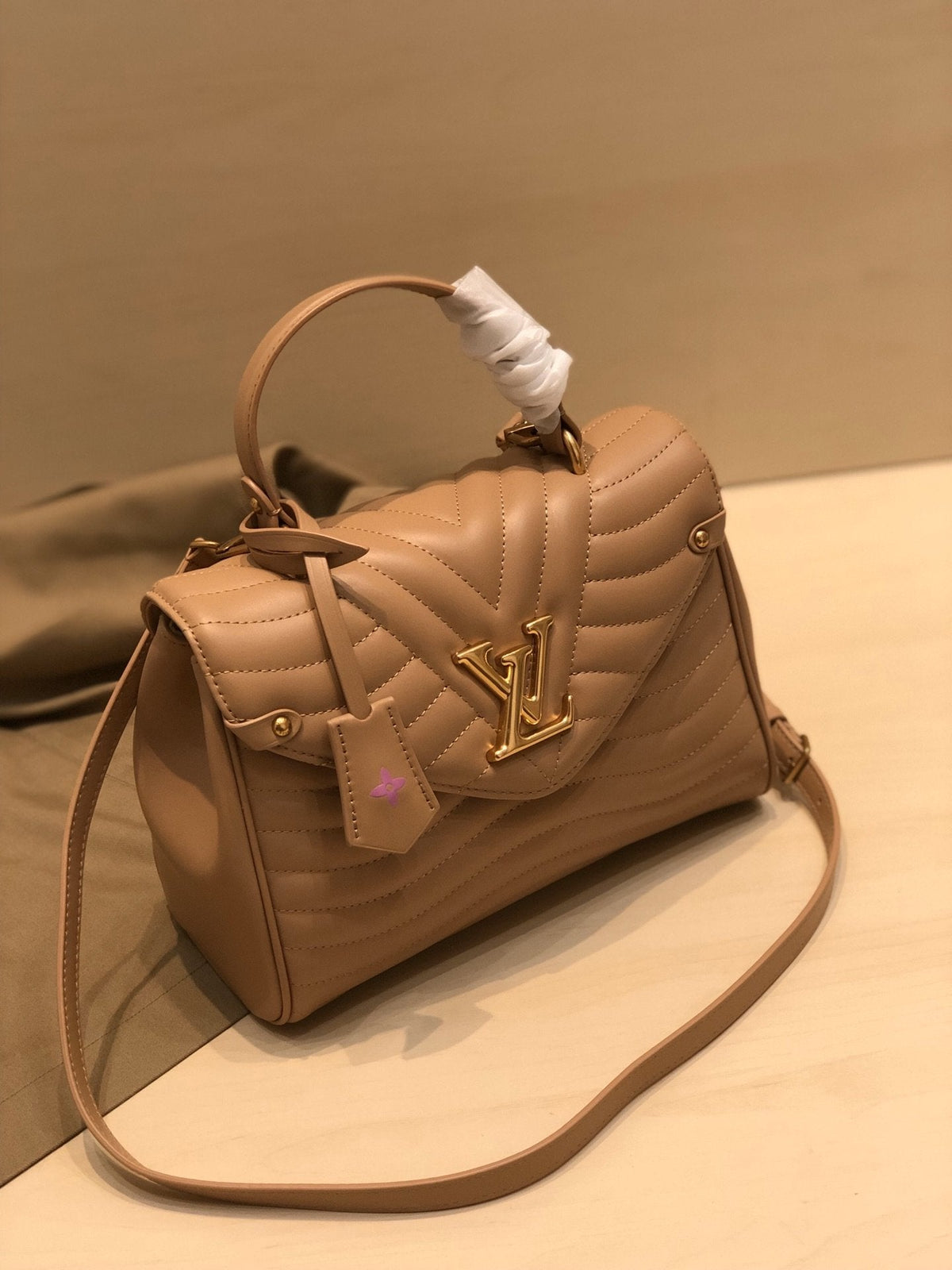 LV NEW WAVE TOP HANDLE 26CM BEIGE CALFSKIN