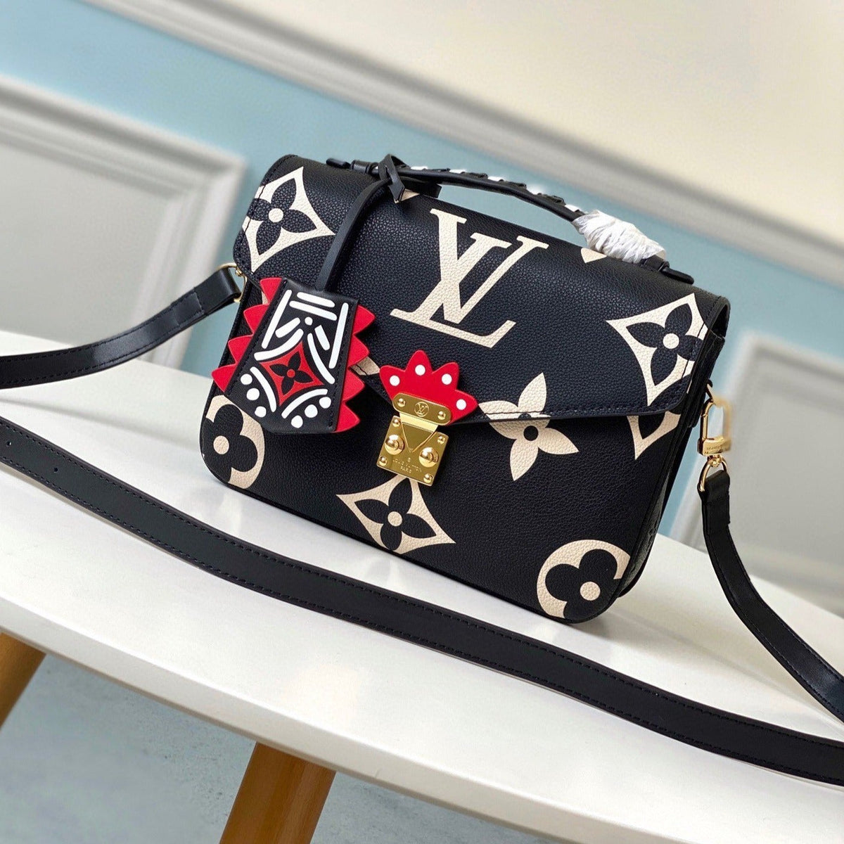 CRAFTY POCHETTE METIS 25 BLACK GRAINED COWHIDE
