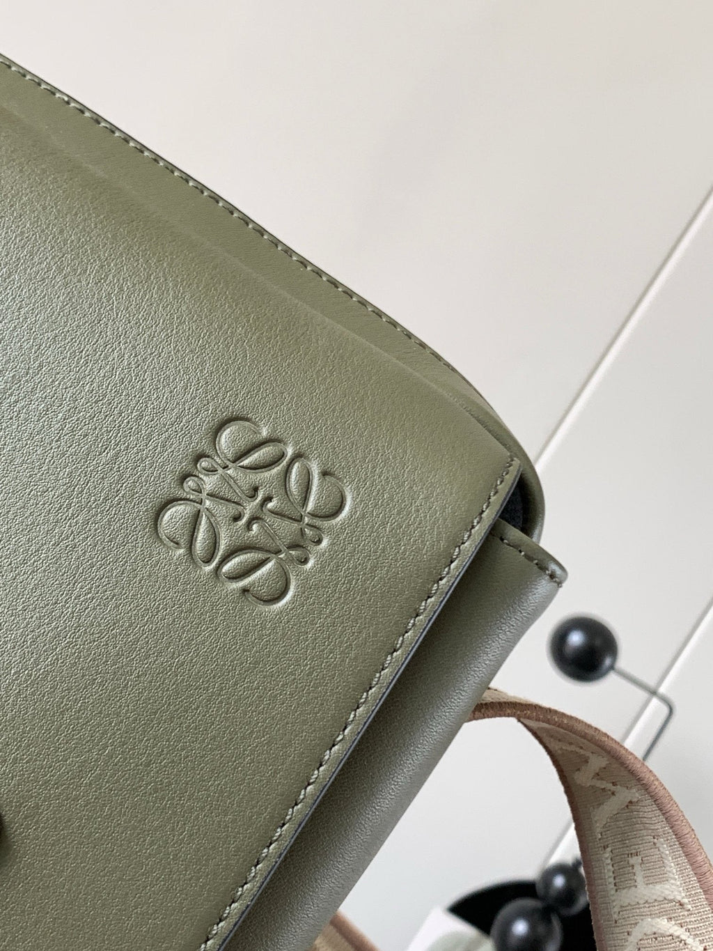 LO Messenger Bag