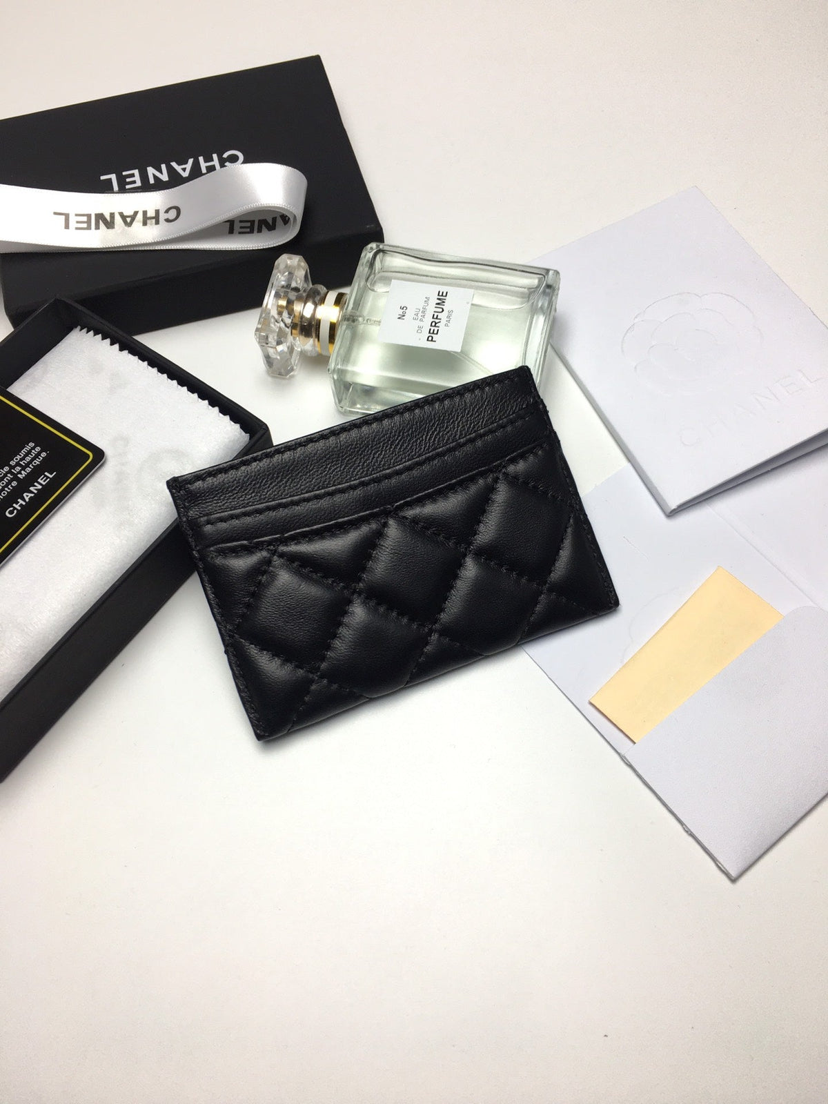 CC CARD HOLDER 11.2 BLACK CALFSKIN SILVER ICON