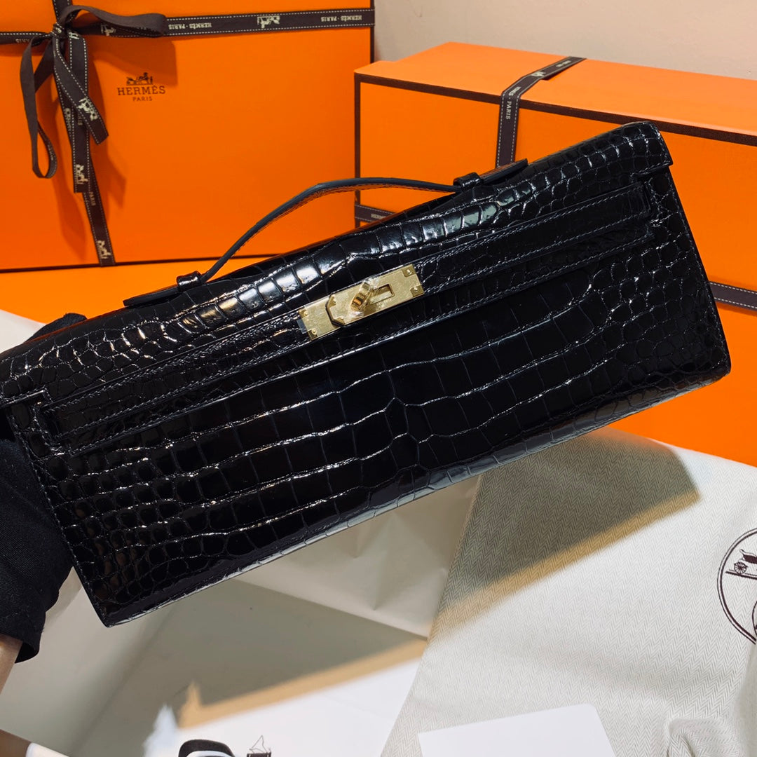 KELLY CUT 31 IN BLACK SHINY ALLIGATOR LEATHER WITH GOLD HARDWARE