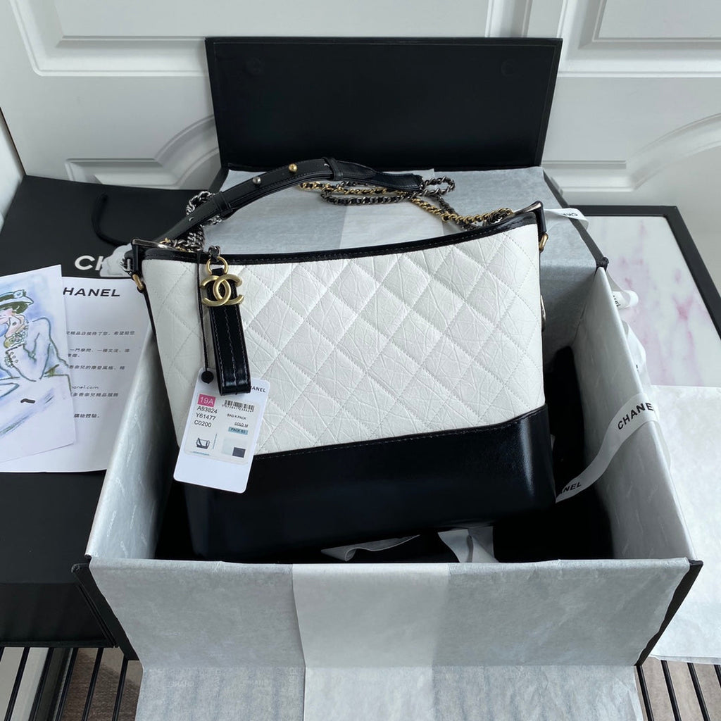 CC GABRIELLE MEDIUM 28 HOBO BAG IN BLACK MIX WHITE CALFSKIN