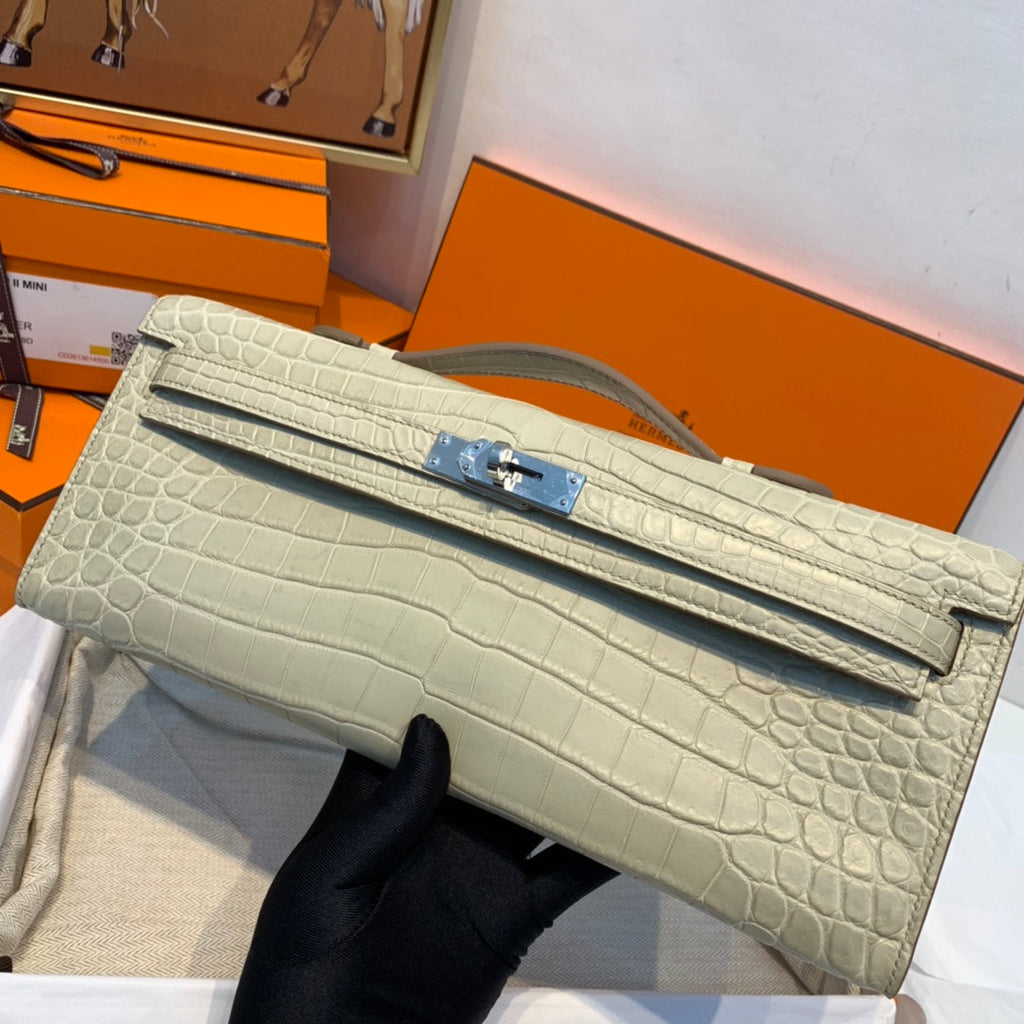 KELLY CUT 31 IN PEARL GRAY ALLIGATOR LEATHER WITH SILVER HARDWARE