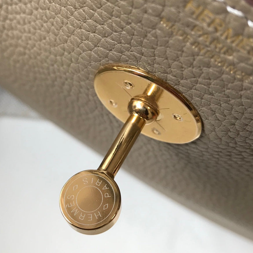 HM LINDY 30 BAG IN PEANUT BROWN CALFSKIN GOLD HARDWARE