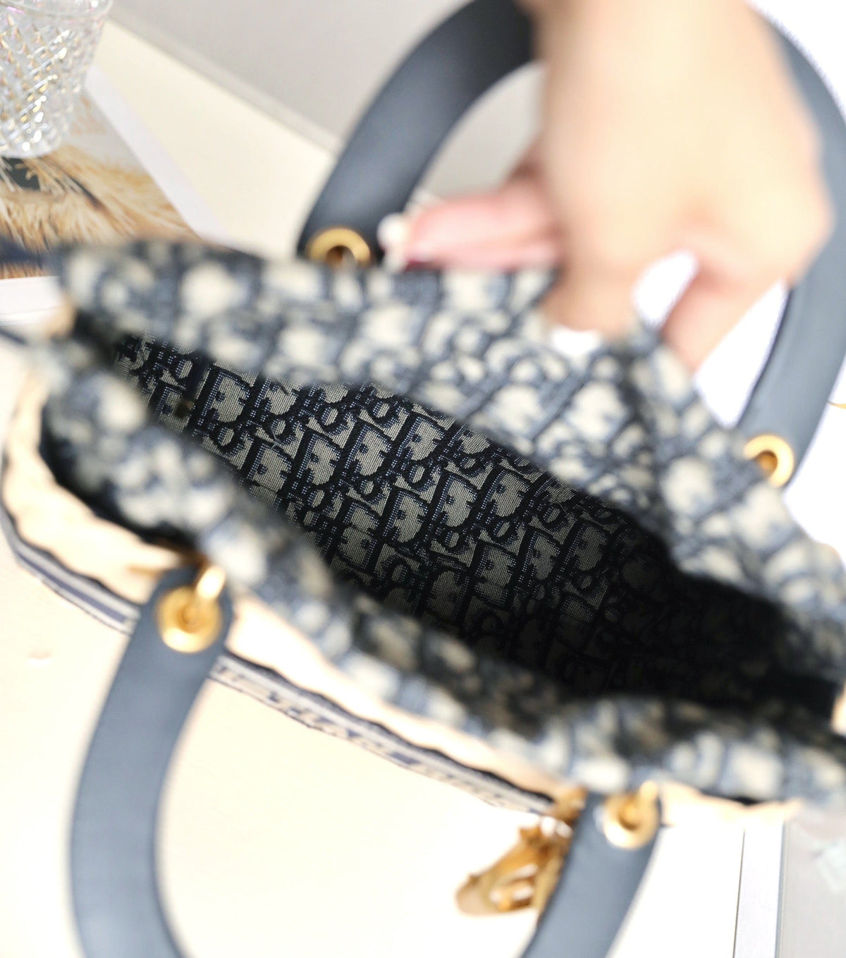 LADY 24 BASKET BAG IN BLACK OBLIQUE JACQUARD MIX BEIGE WICKER