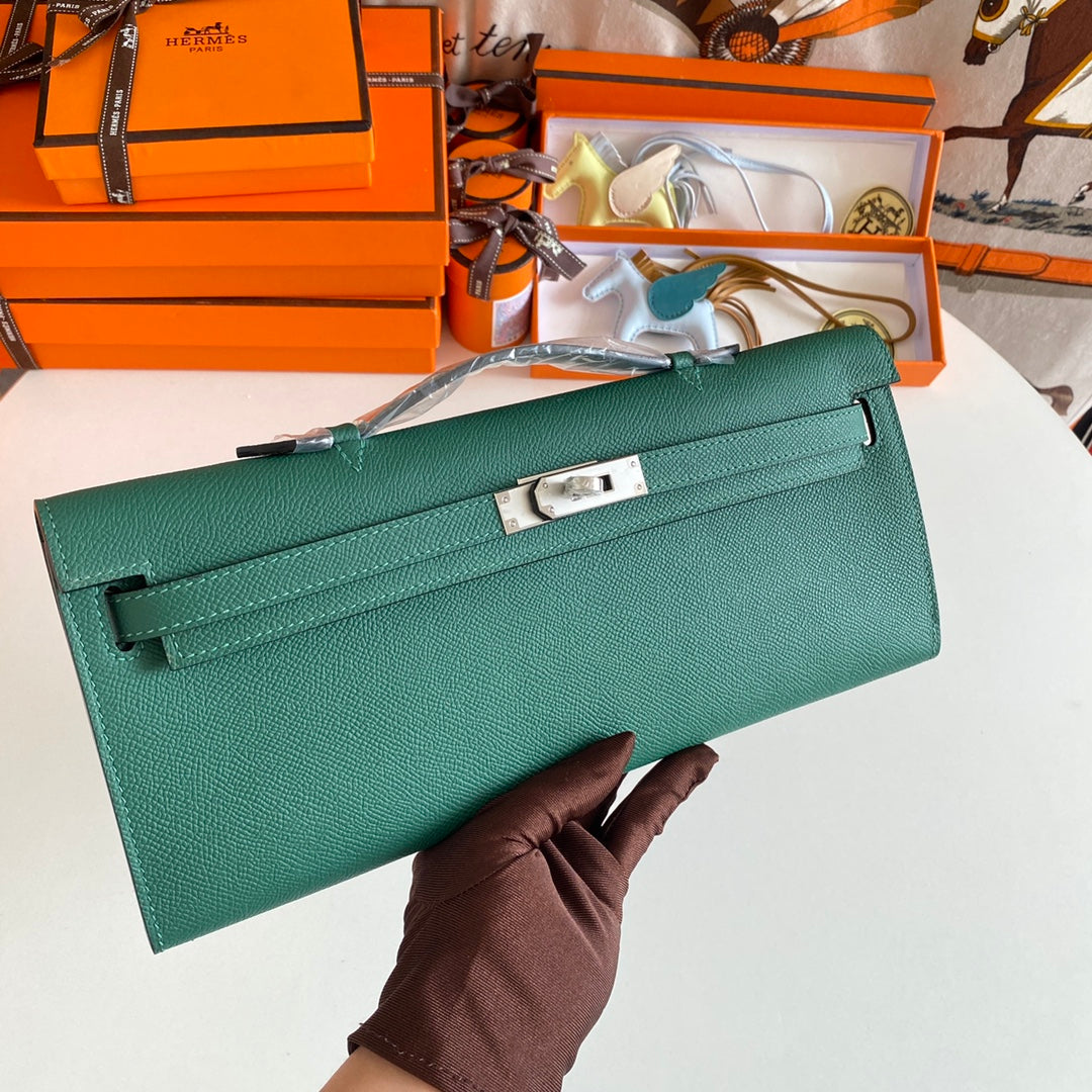 KELLY CUT 31 IN GREEN FOREST CALFSKIN WITH SILVER HARDWARE