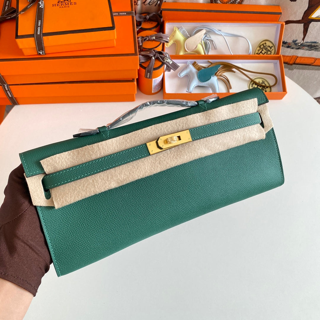 KELLY CUT 31 IN GREEN FOREST CALFSKIN WITH GOLD HARDWARE