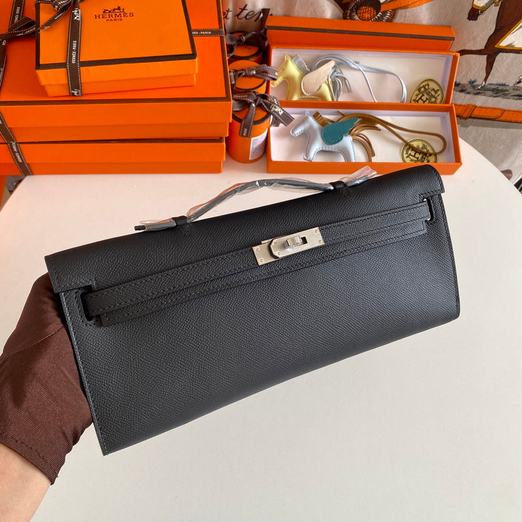KELLY CUT 31 IN BLACK CALFSKIN WITH SILVER HARDWARE