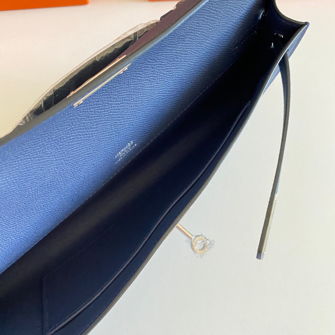 KELLY CUT 31 IN CLASSIC BLUE CALFSKIN WITH SILVER HARDWARE