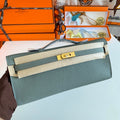 KELLY CUT 31 IN SEAFOAM GREEN CALFSKIN WITH GOLD HARDWARE