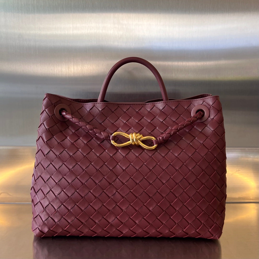 MEDIUM ANDIAMO 32 IN BURGUNDY LAMBSKIN