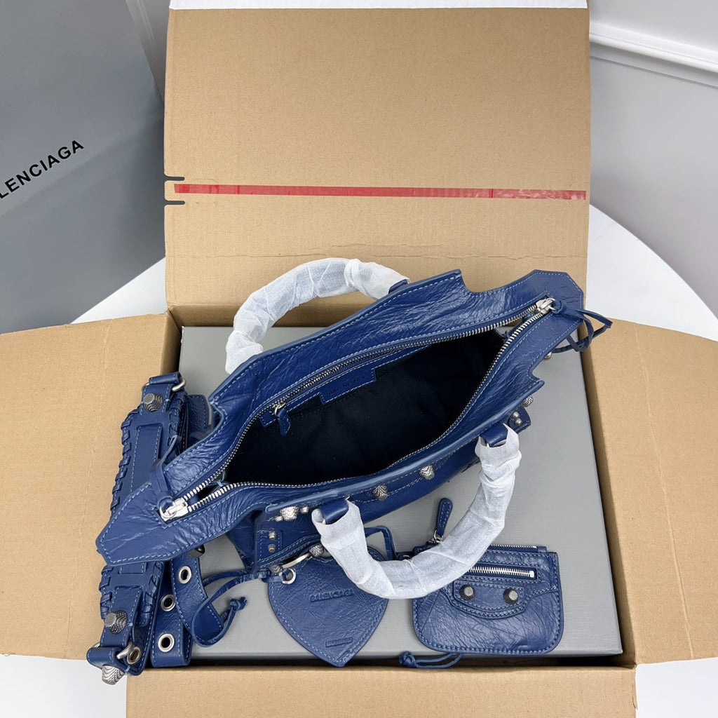 NEO CAGOLE 26 IN NAVY LAMBSKIN