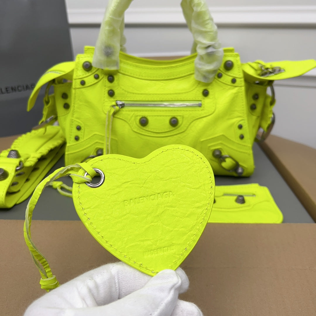 NEO CAGOLE 26 IN PEAR LAMBSKIN