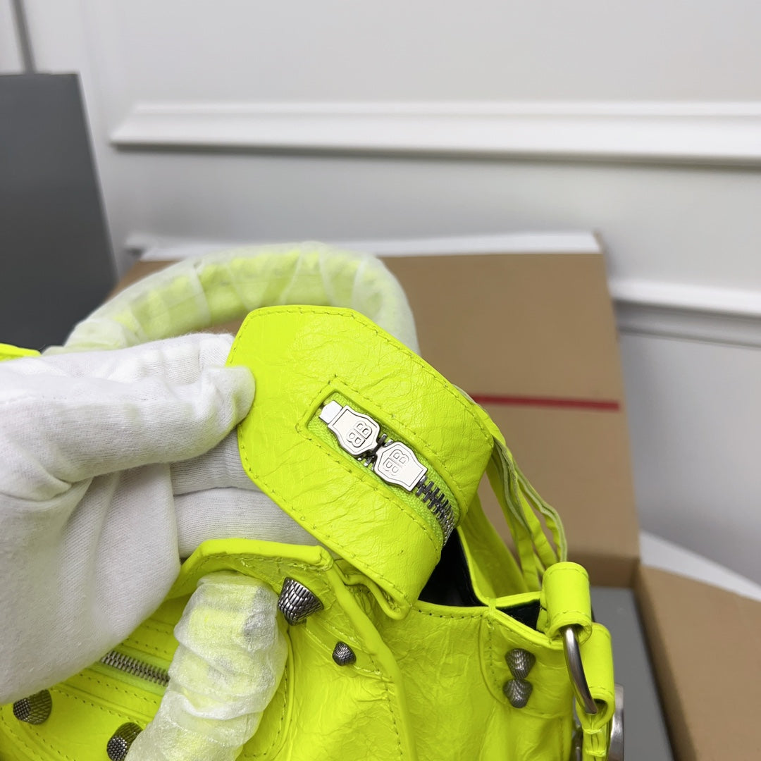 NEO CAGOLE 26 IN PEAR LAMBSKIN