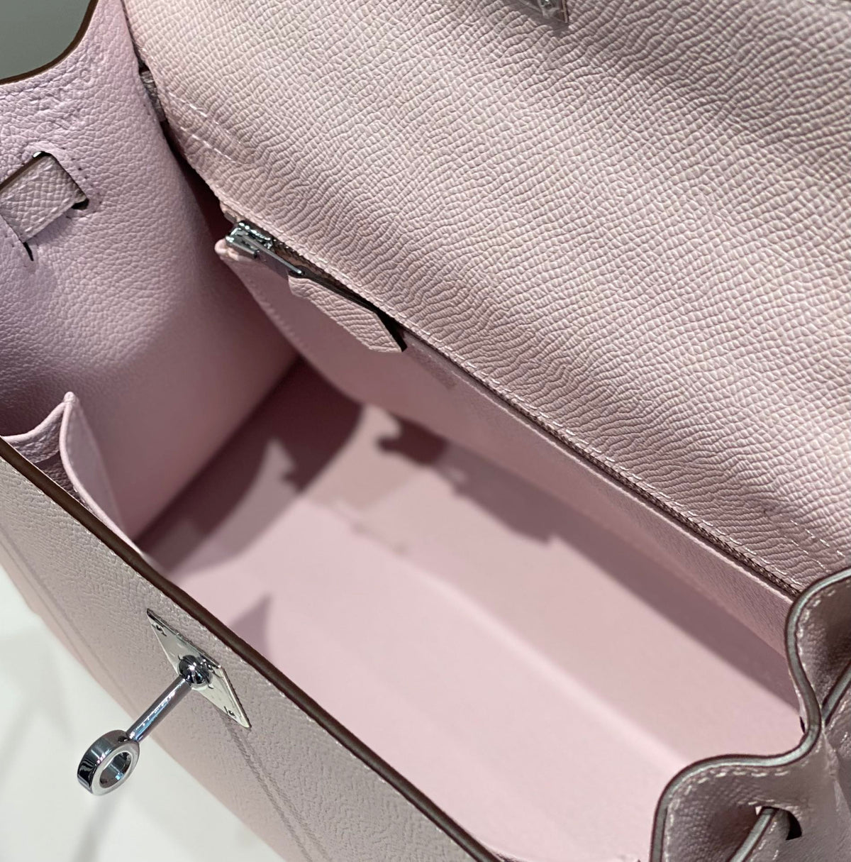KELLY 25CM IN EPSOM MAUVE SWIFT CALFSKIN SILVER HARDWARE