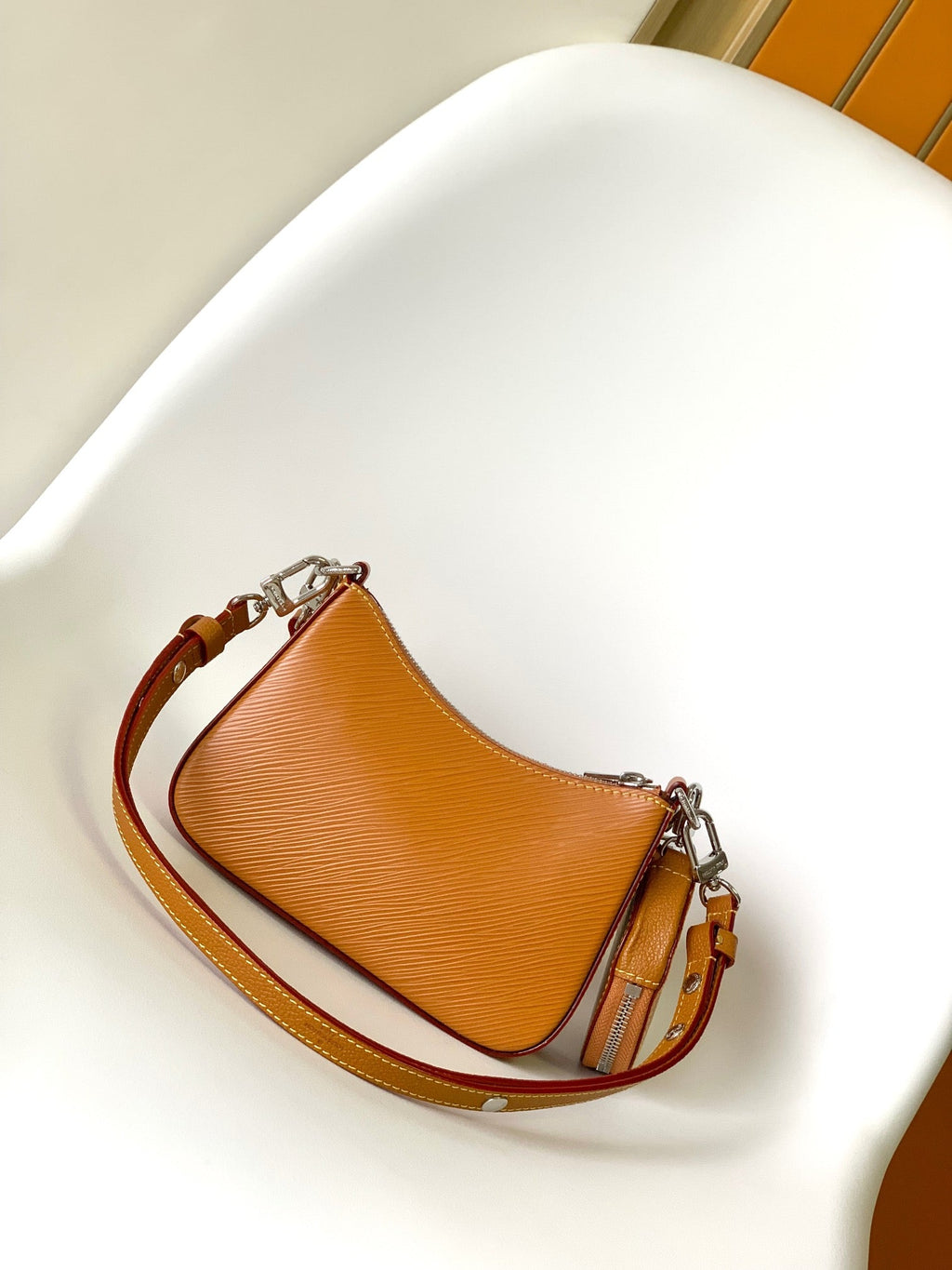 MARELLINI 19 BROWN EPI GRAINED LEATHER