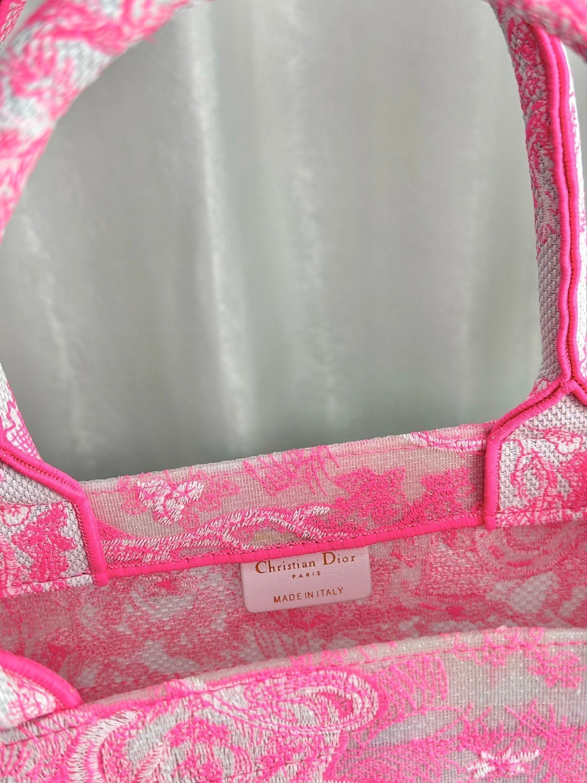 MEDIUM BOOK TOTE 37 CANDY PINK MACROCANNAGE EMBROIDERY