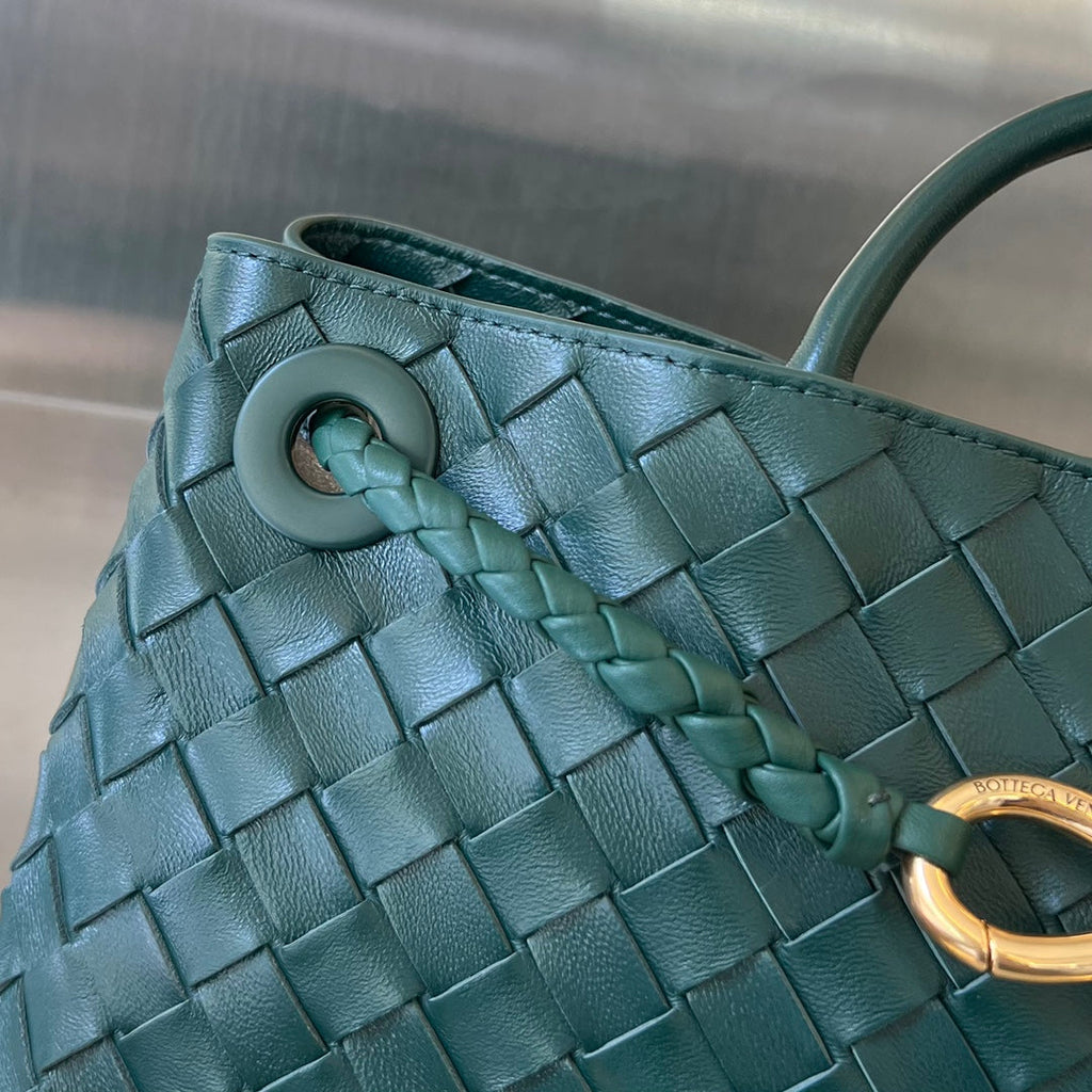 SMALL ANDIAMO 29 IN EMERALD GREEN LAMBSKIN
