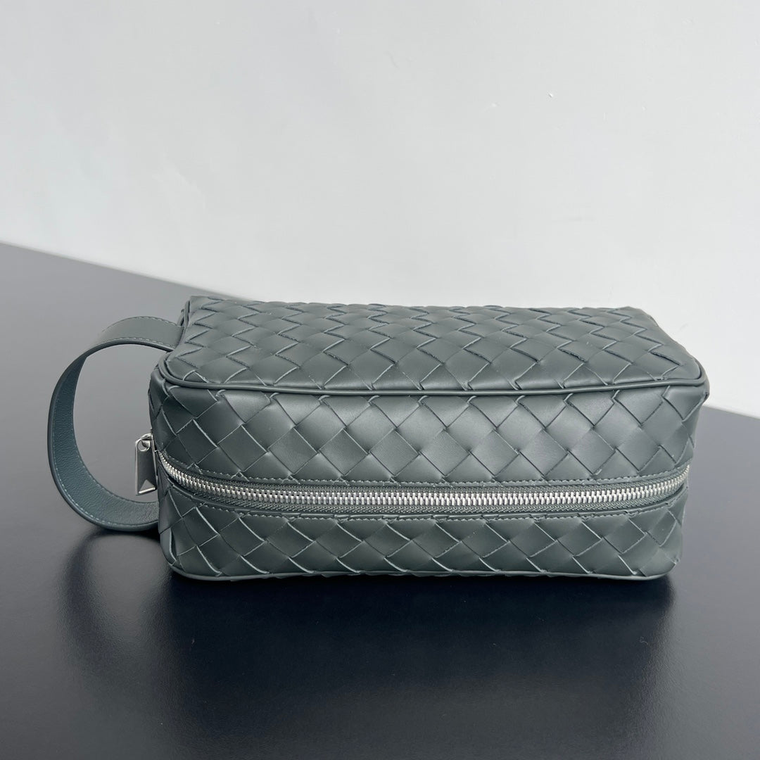 INTRECCIATO CLUTCH 26 IN CORDUROY GRAY CALFSKIN