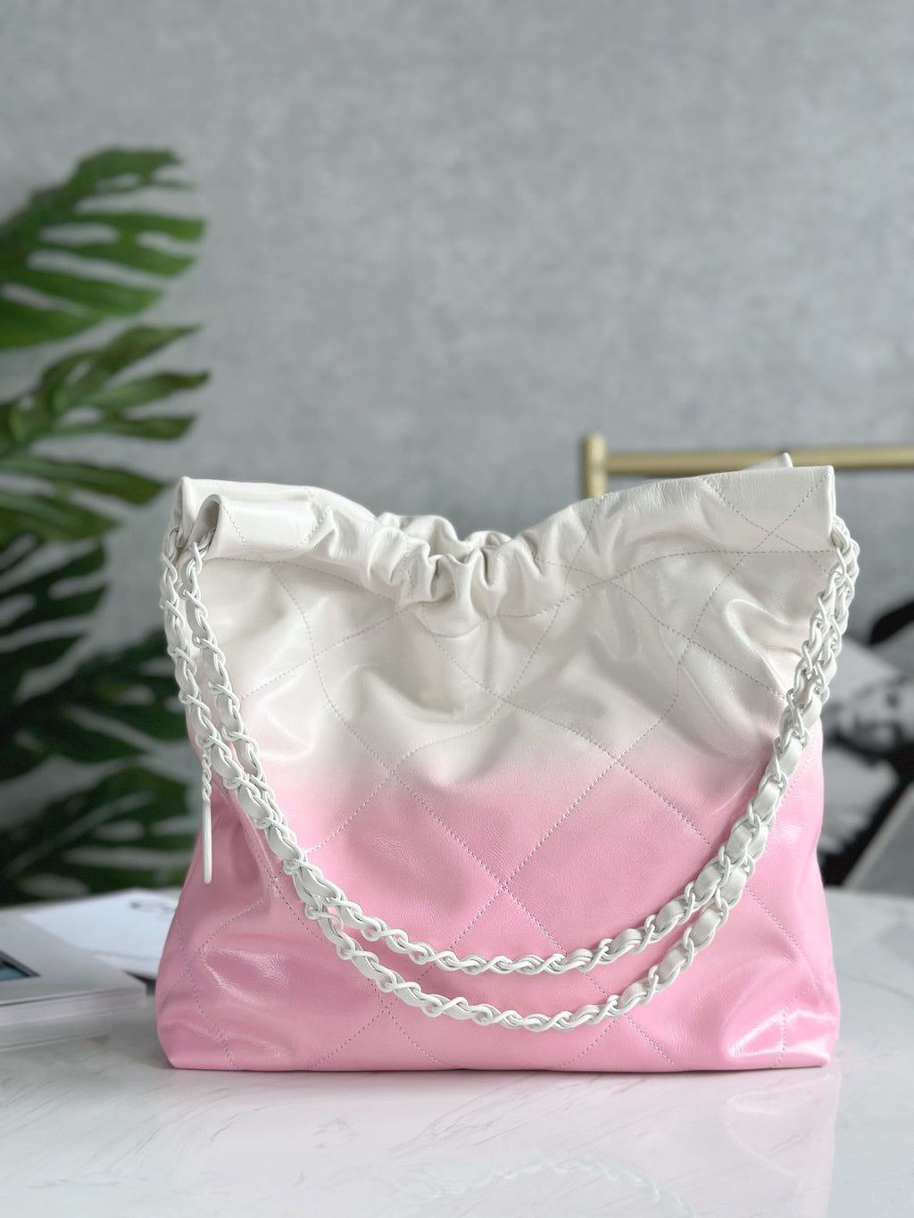 CHANEL 22 BAG 25S 37 CM IN PASTEL PINK MIX WHITE LAMBSKIN WITH WHITE HARDWARE