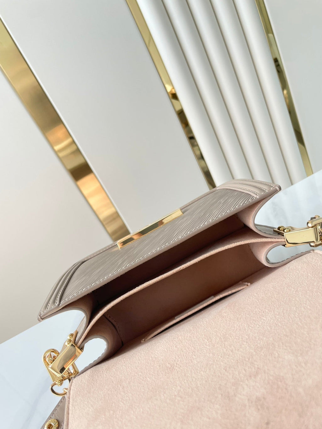DAUPHINE MINI 20 IN MEDIUM BROWN EPI GRAINED CALFSKIN GOLD HARDWARE