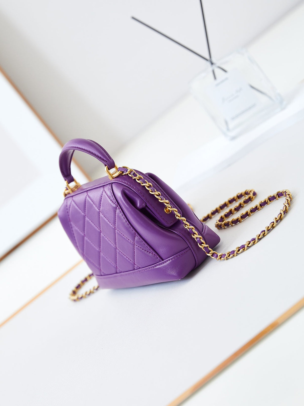 SMALL TOP HANDLE BAG 18 IN PURPLE OIL-WAX LAMBSKIN GOLD HARDWARE