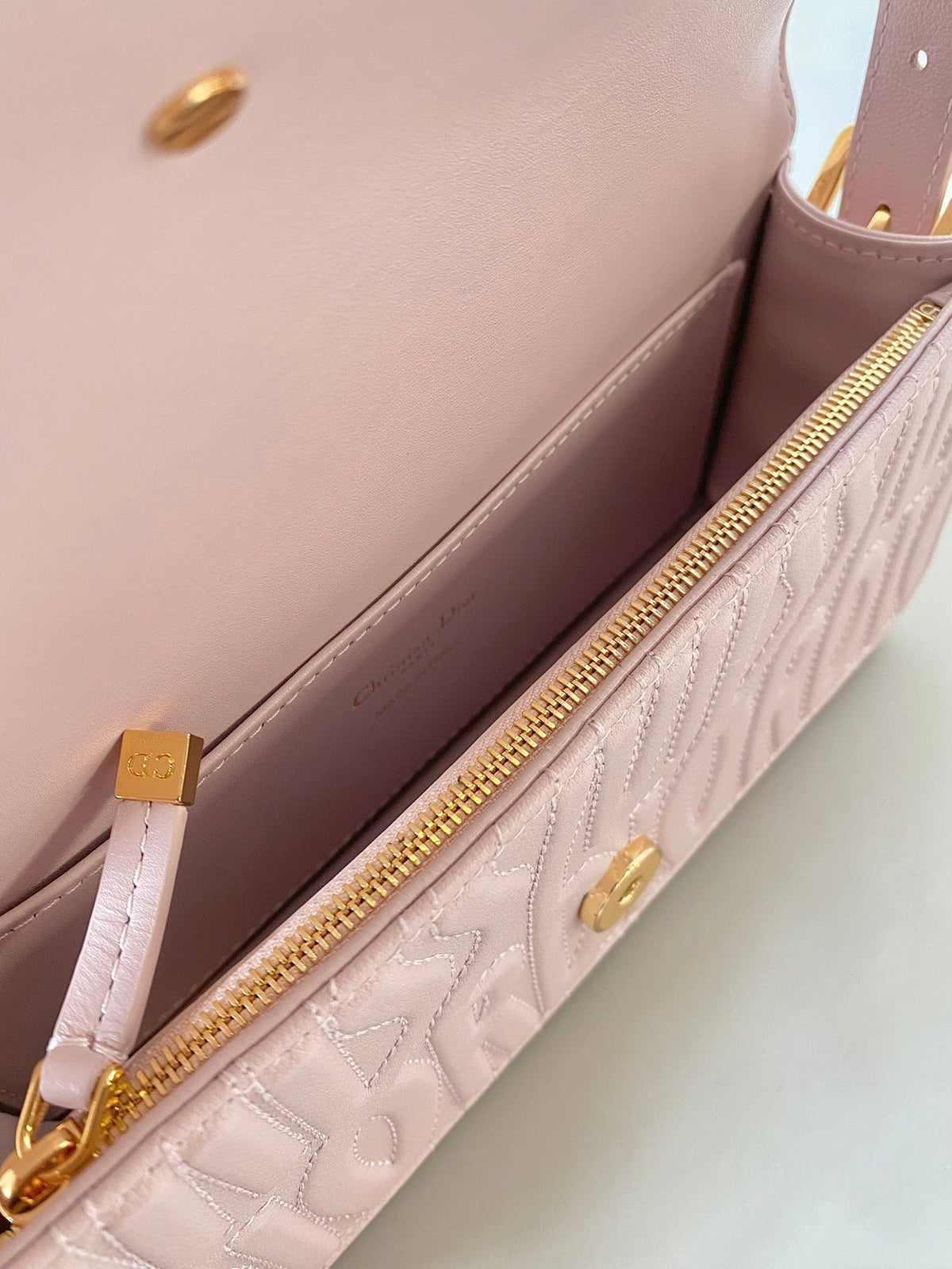 MEDIUM FLAP BAG 22 IN BABY PINK QUILTED ALLOVER CALFSKIN