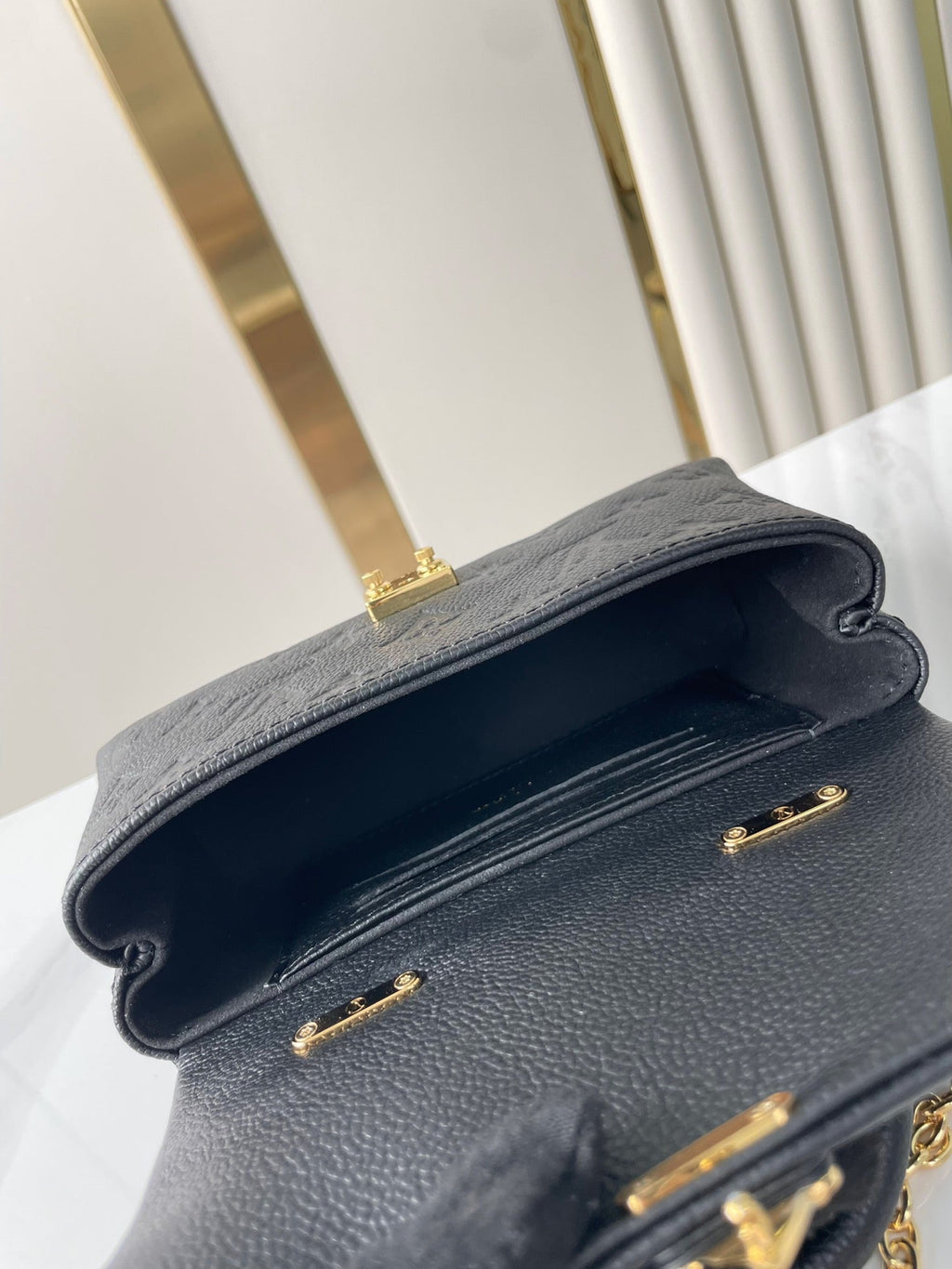 NANO MADELEINE 21 IN BLACK EMBOSSED CALFSKIN GOLD HARDWARE