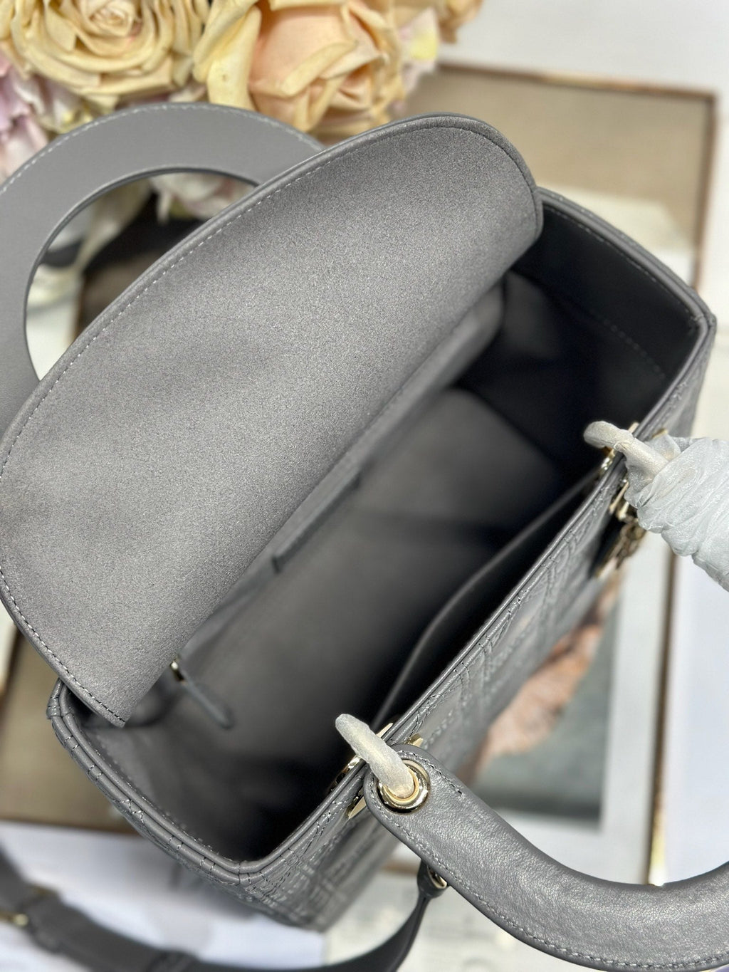 LADY SMALL BAG 24 IN GREY MACROCANNAGE LAMBSKIN GOLD HARDWARE
