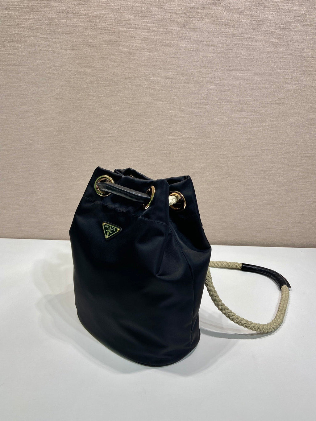 BUCKET BAG 28 IN BLACK RE-NYLON GOLD LOGO