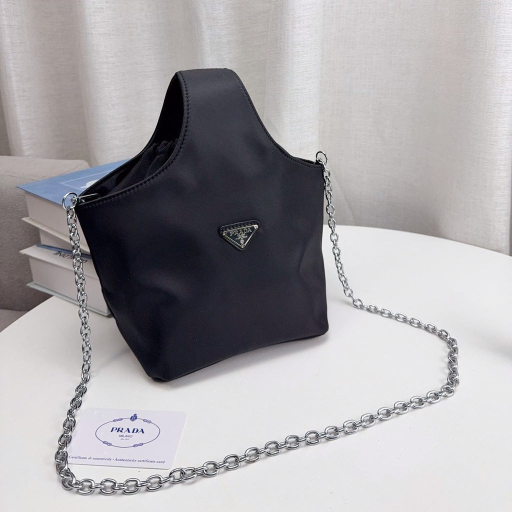 DRAWSTRING BUCKET BAG 20 IN BLACK RE-NYLON SILVER CHAIN