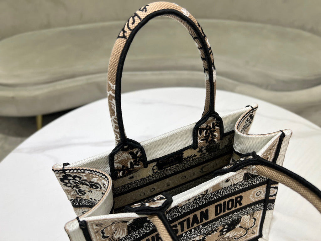 DIO Book Tote (26.5cm)