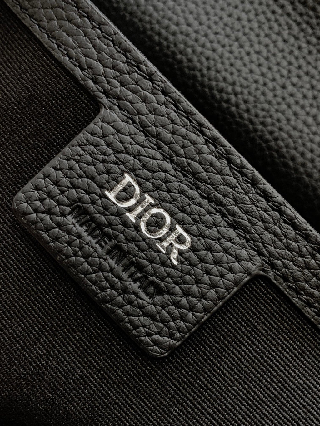 DIO Oblique Messenger Bag
