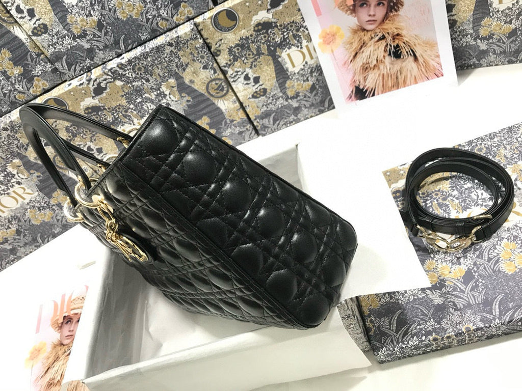 LARGE 32 LADY BAG IN BLACK LAMBSKIN WITH GOLD HARDWARE