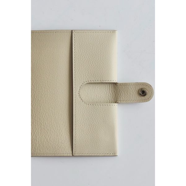 HERM R.M.S Passport Holder in Beton Evercolor Calfskin