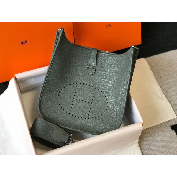 HERM Evelyne III 29 PM Bag In Vert Amande Clemence Leather