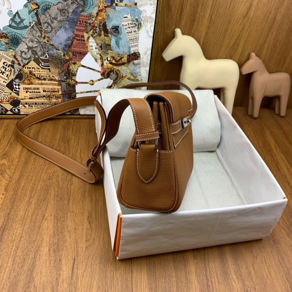 HERM Kelly Messenger Bag in Gold Clemence Leather