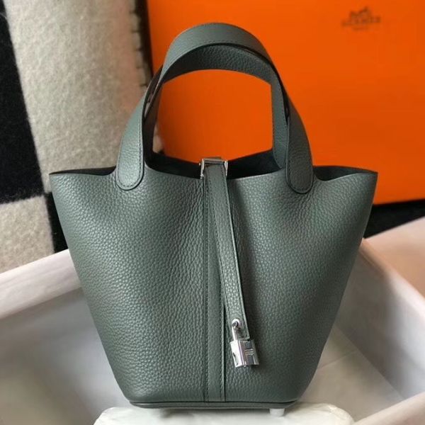 HERM Picotin Lock 18 Bag In Vert Amande Clemence Leather