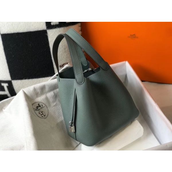 HERM Picotin Lock 22 Bag In Vert Amande Clemence Leather