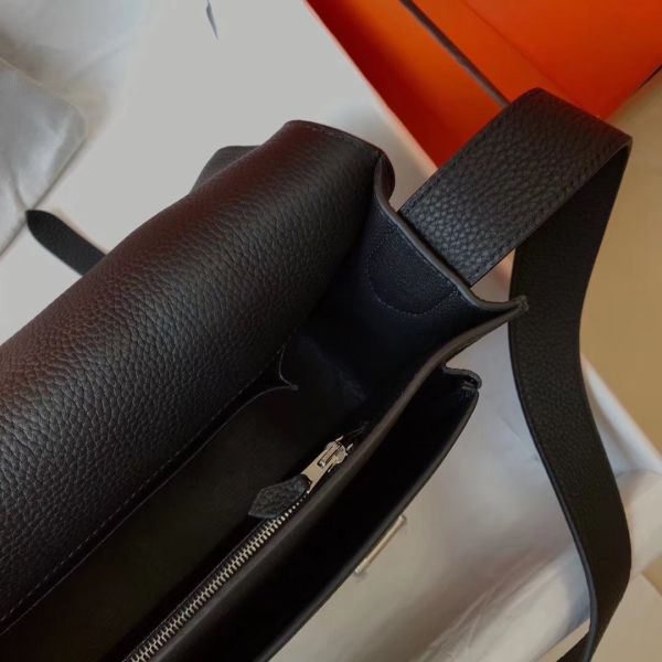 HERM Steve 35 Messenger Bag In Black Clemence Calfskin