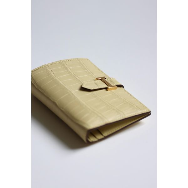 HERM Bearn Compact Wallet in Vanille Matte Alligator Leather