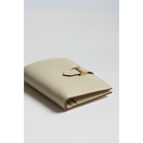 HERM Bearn Compact Handmade Wallet in Craie Chevre Mysore Goatskin