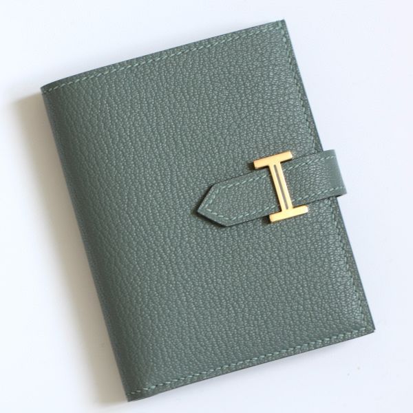 HERM Bearn Compact Handmade Wallet in Vert Amande Chevre Mysore Goatskin