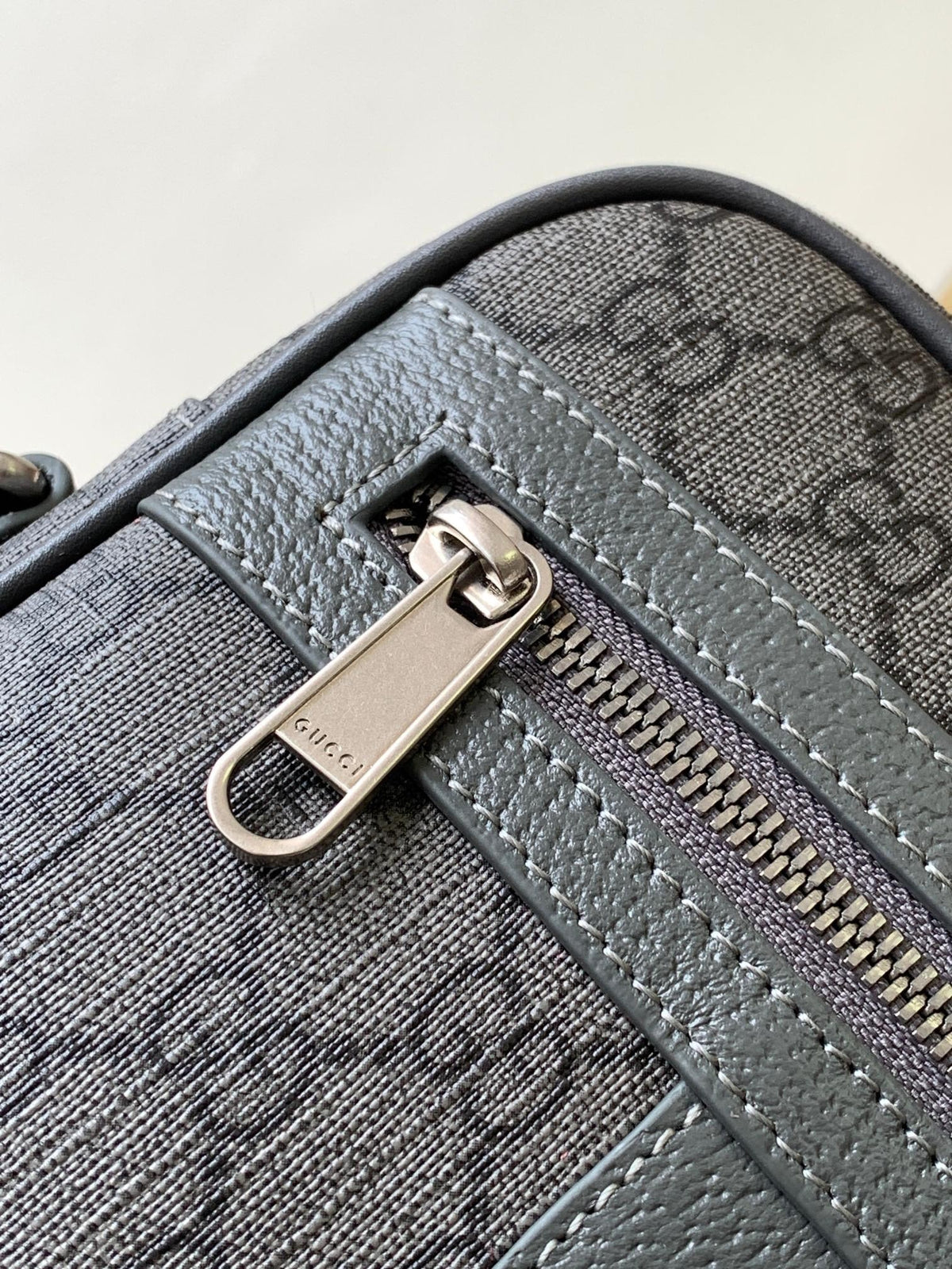 GUC Messenger Bag