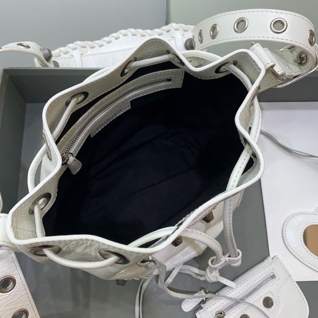 BLCG Cagole Bucket