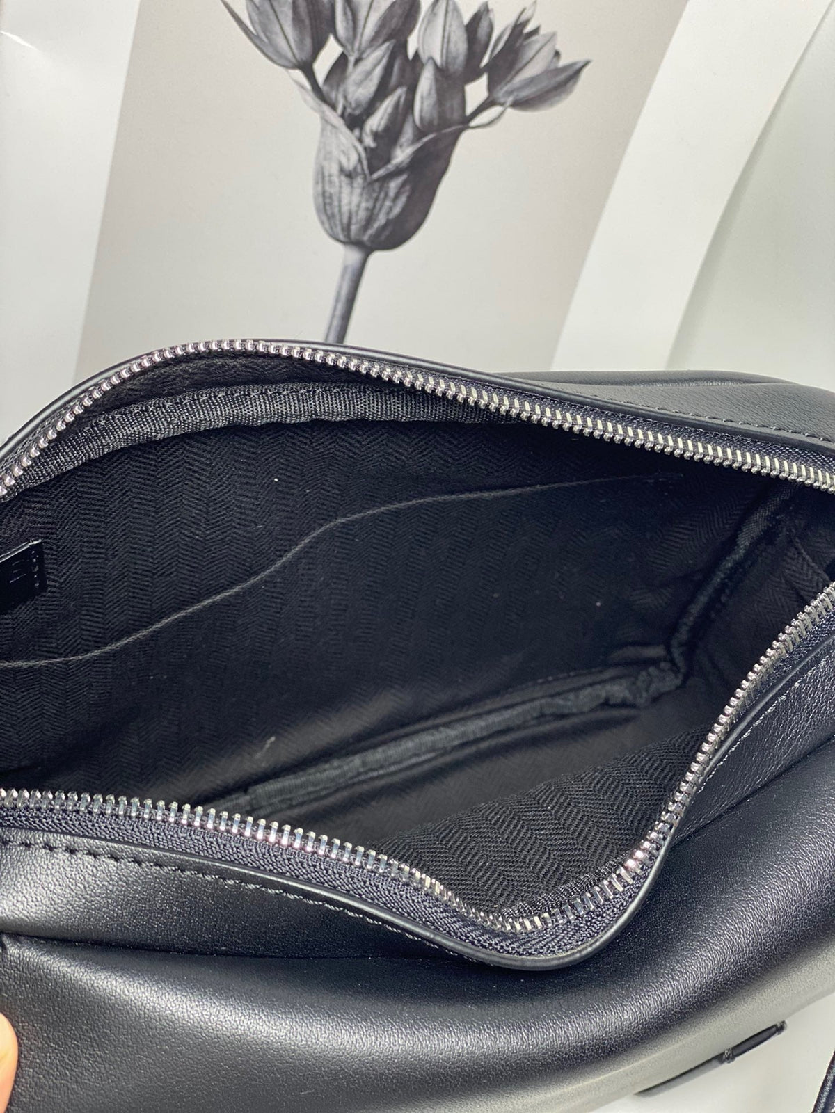 LO Messenger Bag