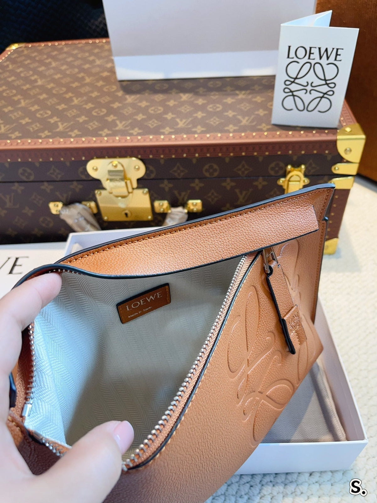 LOE POUCH CLUTCH BAG 30 IN WARM DESSERT CALFSKIN
