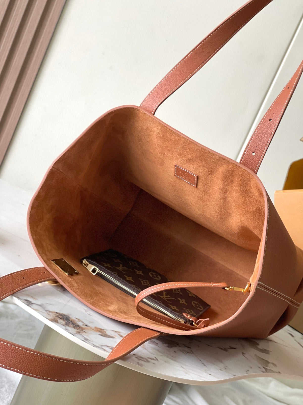 LOW KEY CABAS 47 IN SASSY SALMON GRAINED CALFSKIN GOLD BUCKLE
