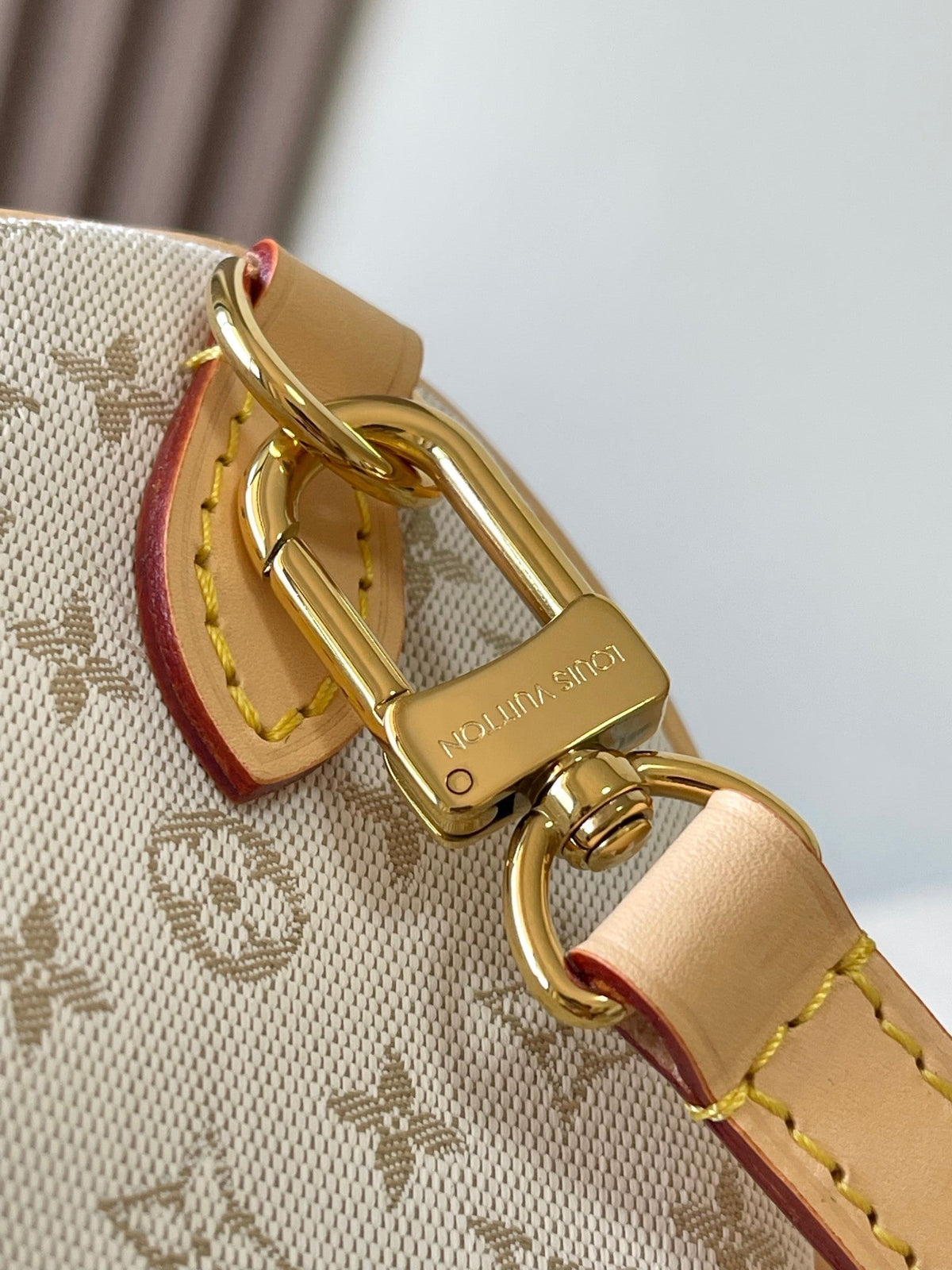 SPEEDY BANDOULIÈRE 20 IN WHITE MONOGRAM JACQUARD AND BEIGE CALFSKIN TRIM